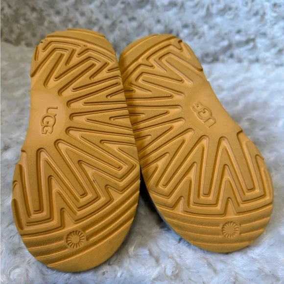 UGG TODDLER BOOTS MULTICOLOR - Picture 8 of 9